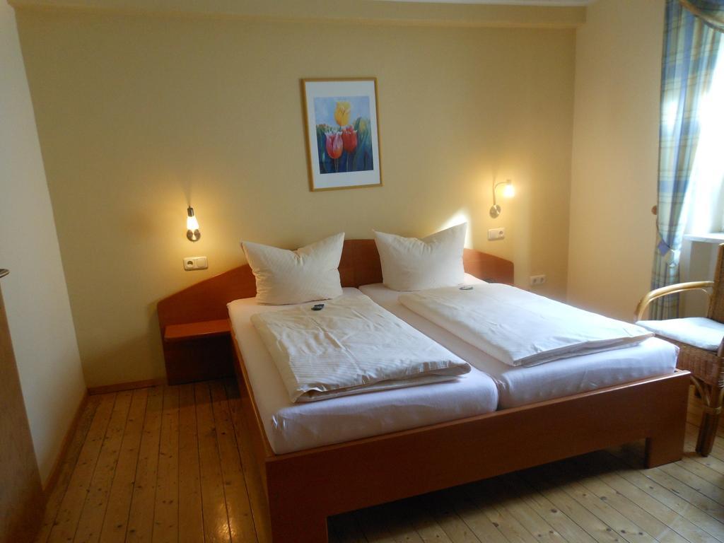 Wein- Und Gaestehaus M. Bai Mesenich Room photo