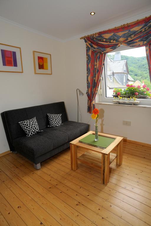 Wein- Und Gaestehaus M. Bai Mesenich Room photo